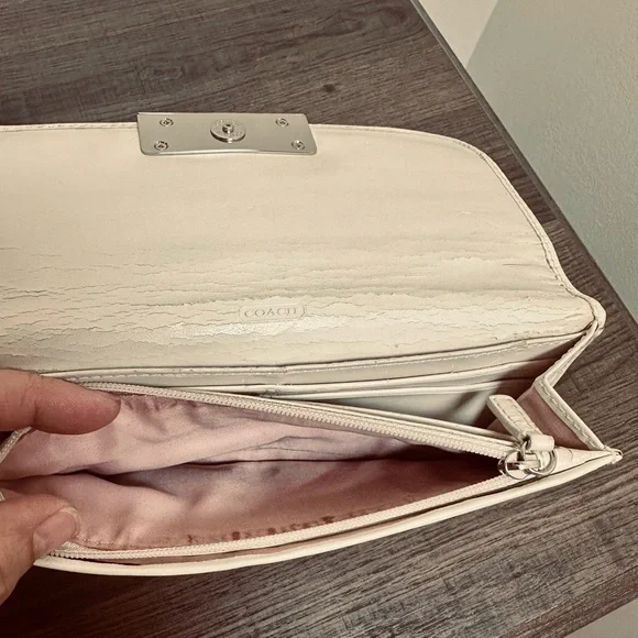 Coach Leather Shoulder Bag and wallet - Picture 4 of 16